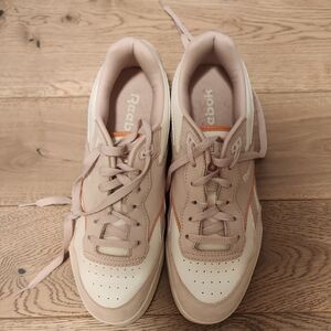 Reebok Tan and Cream Casual Sneakers